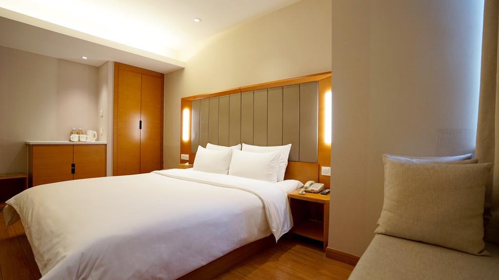 Ji Hotel Shanghai Railway Station West Tianmu Road Exterior photo